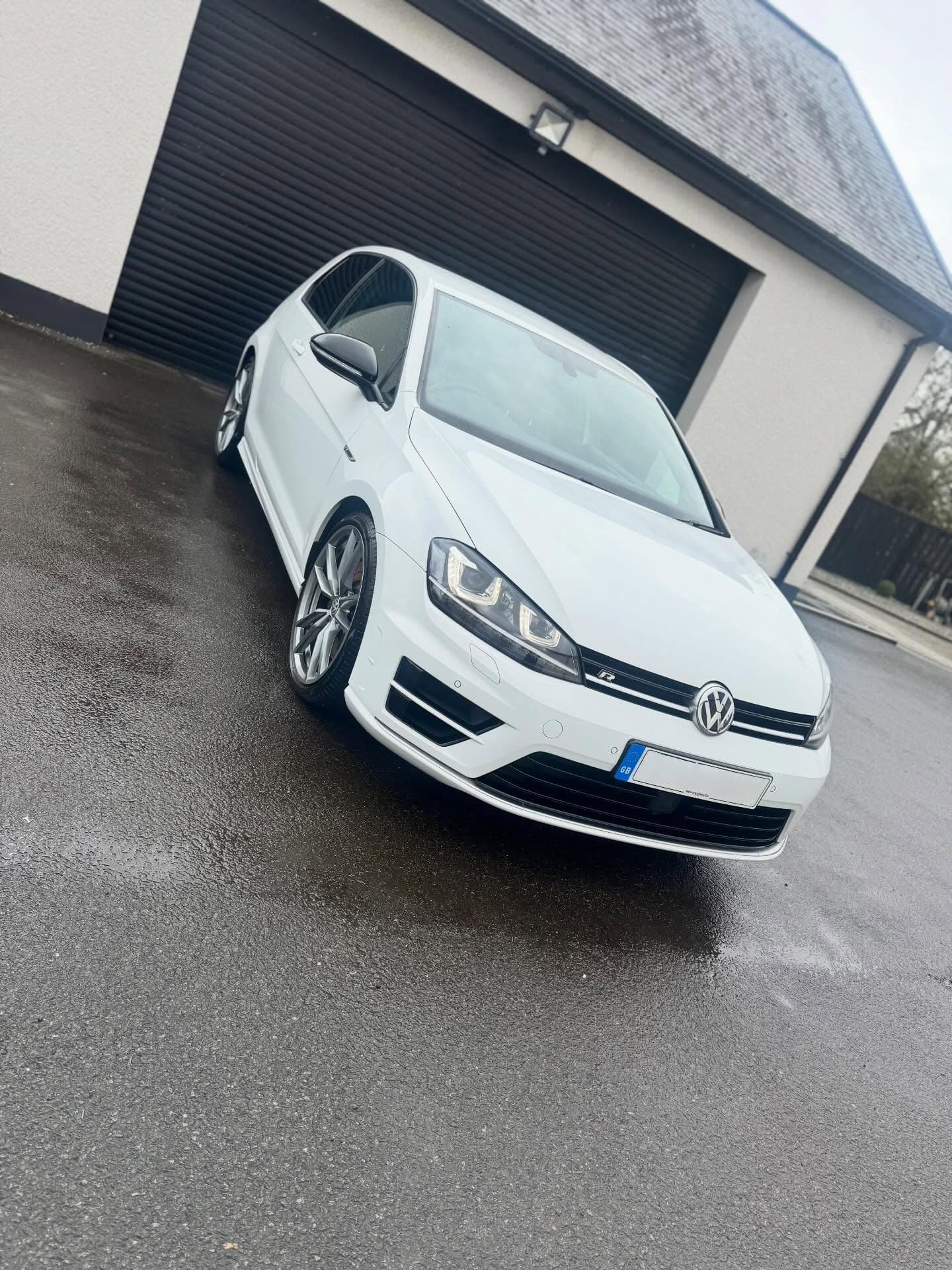 Ceramic coating water beading on paintwork
